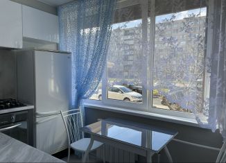 Сдается 3-комнатная квартира, 62 м2, Санкт-Петербург, улица Дыбенко, 23к1, метро Улица Дыбенко
