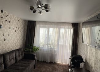 Трехкомнатная квартира на продажу, 64 м2, поселок Октябрьский, улица Суворова, 4