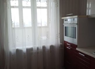 Сдается в аренду 2-комнатная квартира, 49 м2, Екатеринбург, улица Серова, 27, улица Серова