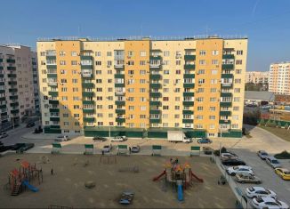 Продам двухкомнатную квартиру, 68.3 м2, посёлок городского типа Яблоновский, улица Гагарина, 192к4