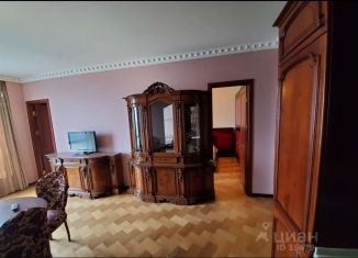 Трехкомнатная квартира в аренду, 70 м2, Москва, Кочновский проезд, 4к2, станция Гражданская