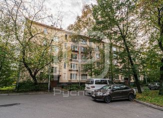 Продам 4-комнатную квартиру, 49.3 м2, Санкт-Петербург, улица Лёни Голикова, 10, муниципальный округ Дачное