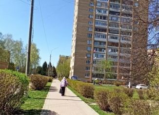 Продаю 1-ком. квартиру, 40 м2, Ступино, улица Андропова, 79