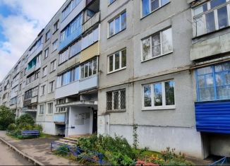 Продаю 2-комнатную квартиру, 48 м2, Псковская область, улица Ставского, 67