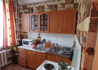 Продается 3-комнатная квартира, 71.3 м2, Карпинск, улица Луначарского