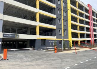 Сдаю в аренду машиноместо, 13 м2, Крым, улица Крымской Весны, 1к1