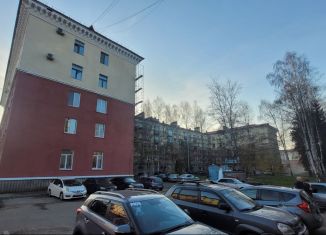 Продам однокомнатную квартиру, 38 м2, Кемеровская область, Коммунистический проспект, 11