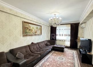 Продажа 2-ком. квартиры, 82 м2, Махачкала, улица Джамалутдина Атаева, 24