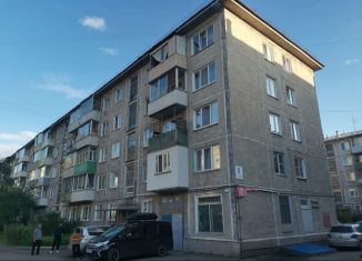 Продам 4-комнатную квартиру, 59.2 м2, Красноярск, Солнечная улица, 8