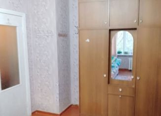 Сдается в аренду 1-комнатная квартира, 30 м2, Азов, улица Кондаурова, 36