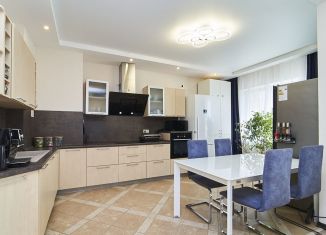 Продам 3-комнатную квартиру, 112.3 м2, Краснодар, Фестивальный микрорайон, улица имени П.М. Гаврилова, 27