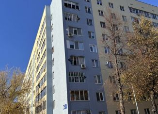 Продам трехкомнатную квартиру, 65 м2, Нижнекамск, проспект Вахитова, 32