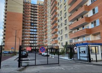 Продаю 2-ком. квартиру, 60 м2, Астрахань, Советский район, улица Трофимова, 6