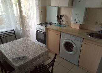 Сдается в аренду 1-ком. квартира, 30 м2, Туапсе, улица Маршала Жукова, 5