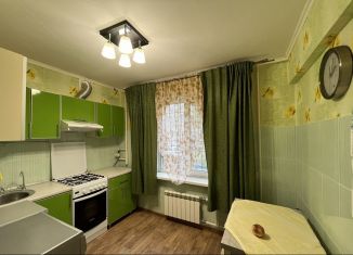 Продается 2-ком. квартира, 52 м2, Брянск, Вокзальная улица, 172