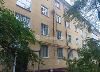 Продажа 2-ком. квартиры, 54 м2, Курск, улица Менделеева, 11