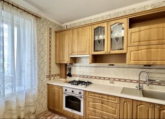 Продается 2-ком. квартира, 70 м2, Калининград, Ленинградский район, Зелёная улица, 79