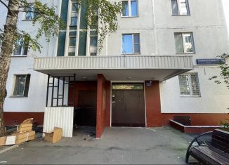 Продажа 2-комнатной квартиры, 45.8 м2, Москва, Староватутинский проезд, 13