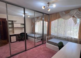 Продается трехкомнатная квартира, 59 м2, станица Северская, Советская улица, 36к1