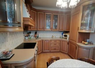 Продается трехкомнатная квартира, 82 м2, Карелия, проспект Ленина, 26