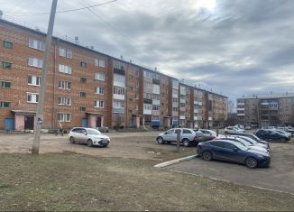 Продам 2-ком. квартиру, 54 м2, Вихоревка, улица Ленина, 3