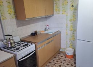 Сдам в аренду 1-ком. квартиру, 32 м2, Зеленодольск, улица Комарова, 43