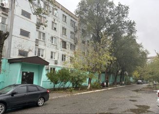 Продам 3-ком. квартиру, 66 м2, Калмыкия, 2-й микрорайон, 17