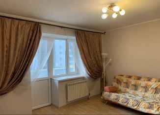 Сдаю 2-ком. квартиру, 64 м2, Екатеринбург, улица Татищева, 92