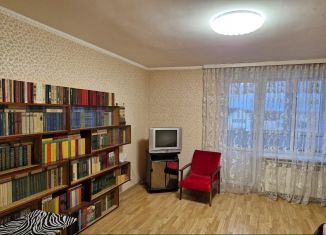 Сдаю 2-комнатную квартиру, 65 м2, Крым, улица Кропоткина, 63А