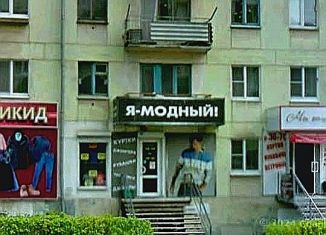 Продается торговая площадь, 30 м2, Краснотурьинск, улица Карпинского, 23