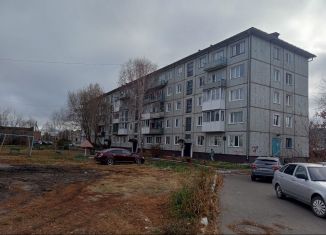 4-комнатная квартира на продажу, 59 м2, рабочий посёлок Кормиловка, Советская улица, 136