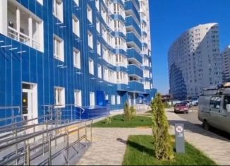 Продаю 3-ком. квартиру, 79.3 м2, Краснодар, Центральный внутригородской округ, Воронежская улица, 47/14