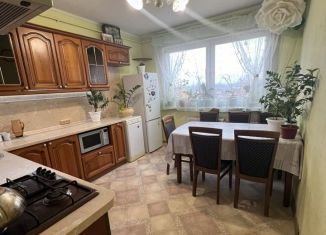 Сдается двухкомнатная квартира, 52.9 м2, Пермский край, улица Гагарина, 3