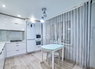 Продажа 3-комнатной квартиры, 73.6 м2, село Мариинский, Лазурная улица, 35