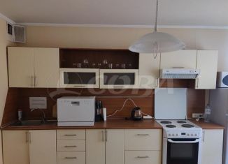 Сдается 3-ком. квартира, 93 м2, Тюмень, улица Сакко, 30, Центральный округ