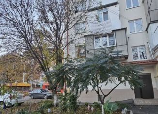 Продается 2-ком. квартира, 51 м2, Нальчик, улица Захарова, 82, район Центр