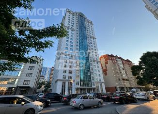 Продам 3-ком. квартиру, 115 м2, Грозный, улица Сайпуддина Ш. Лорсанова, 8А