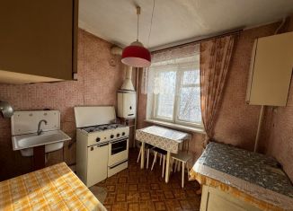 Аренда трехкомнатной квартиры, 42 м2, Саратов, 3-й Кавказский тупик, 1