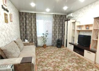 Продается двухкомнатная квартира, 59 м2, Черногорск, проспект Космонавтов, 38