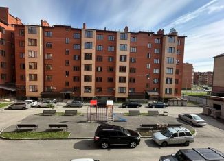 Продаю 2-комнатную квартиру, 80 м2, Владикавказ, улица Билара Кабалоева, 8А