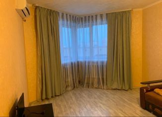 Продам 1-ком. квартиру, 37 м2, Аксай, Садовая улица, 12Ак3