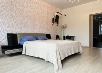 Аренда 3-ком. квартиры, 90 м2, Кемерово, улица Орджоникидзе, 3