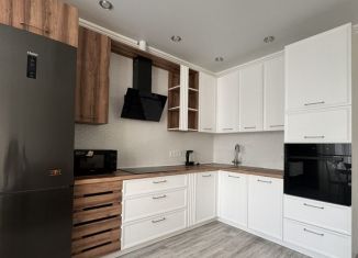 Сдача в аренду 2-ком. квартиры, 45 м2, Тюмень, улица Мельникайте, 150