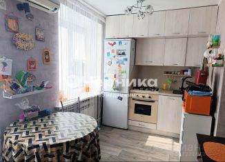 Продажа трехкомнатной квартиры, 60 м2, Каменск-Шахтинский, Красная улица, 11