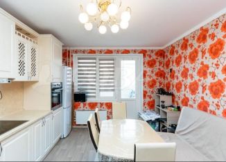 Продаю 2-ком. квартиру, 66 м2, Тюмень, Кремлёвская улица, 112к2, ЖК Плеханово