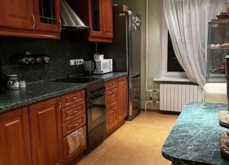 Сдам в аренду 3-ком. квартиру, 60 м2, Москва, улица Чечулина, 26, метро Новогиреево