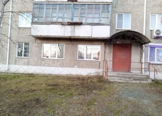 Продам торговую площадь, 121.2 м2, Курганская область, улица Ленина, 46