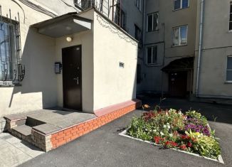 Сдам 3-комнатную квартиру, 110 м2, Кемеровская область, улица Чекалина, 10