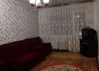 Сдается трехкомнатная квартира, 580 м2, Балаково, улица Шевченко, 121