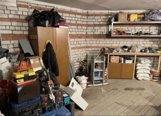 Продам гараж, 28 м2, Тюмень, Калининский округ, улица Мельникайте, 126с2